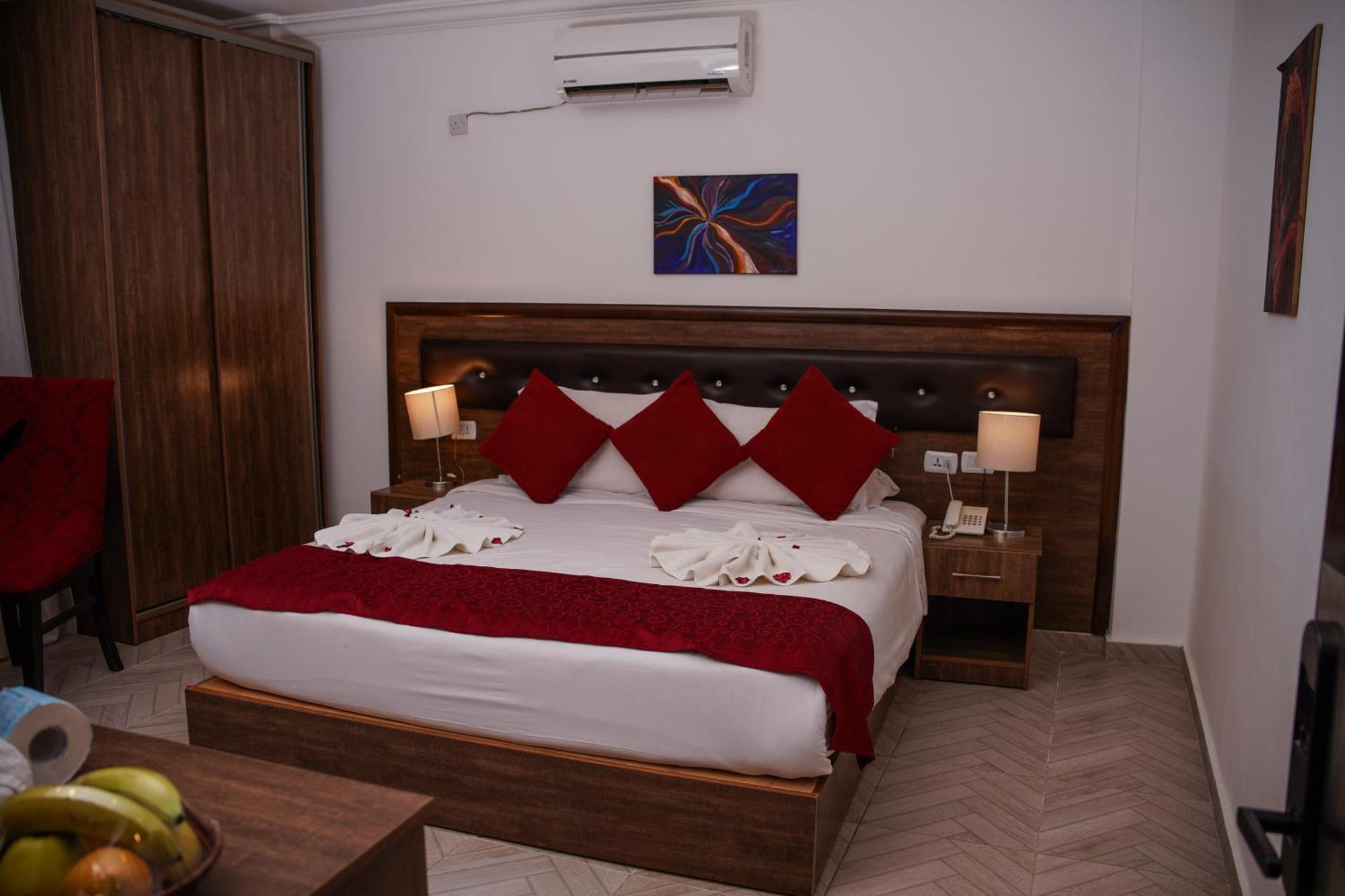 Petra Corner Hotel Экстерьер фото