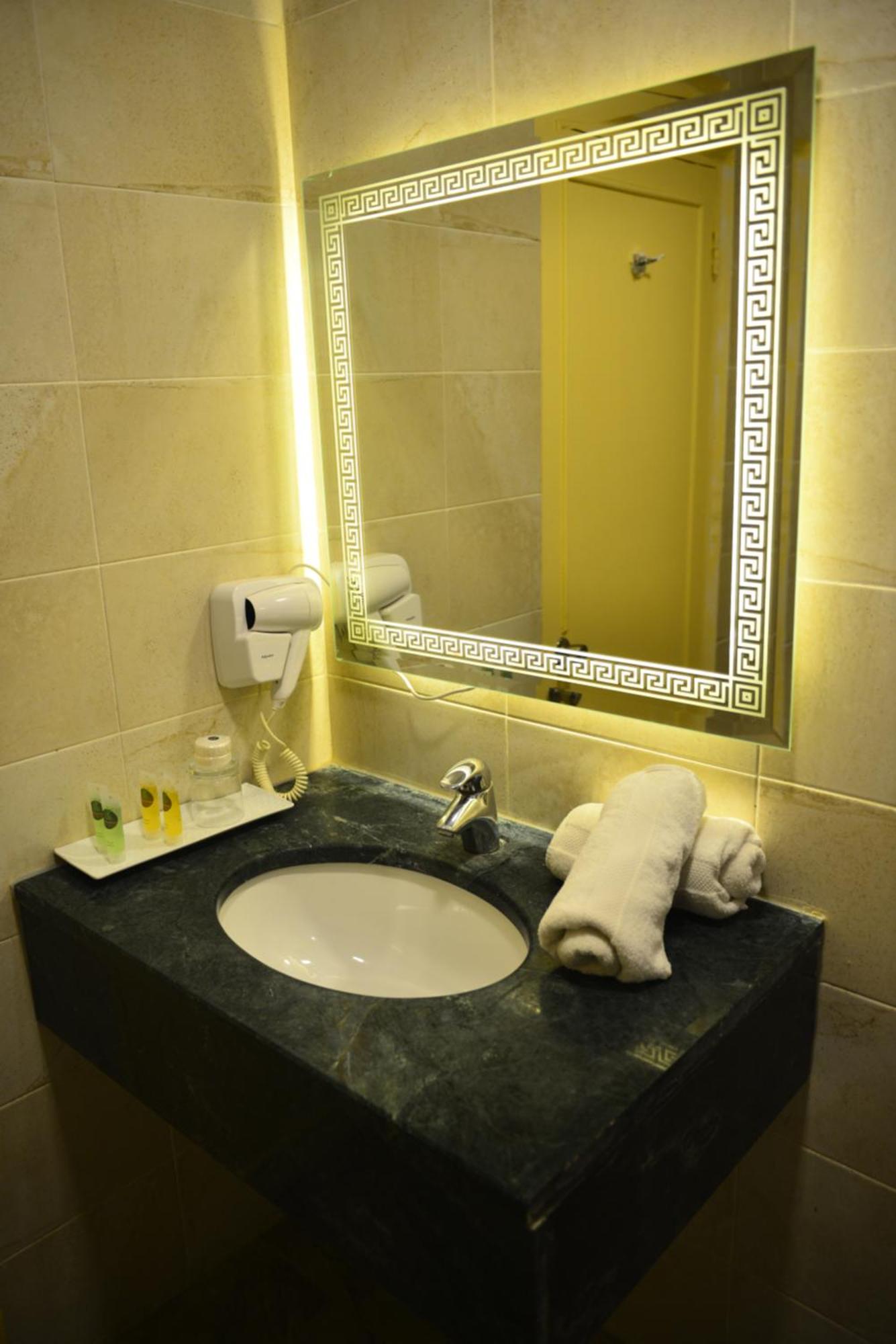 Petra Corner Hotel Экстерьер фото