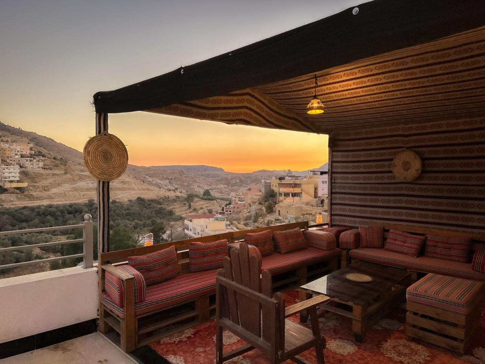 Petra Corner Hotel Экстерьер фото