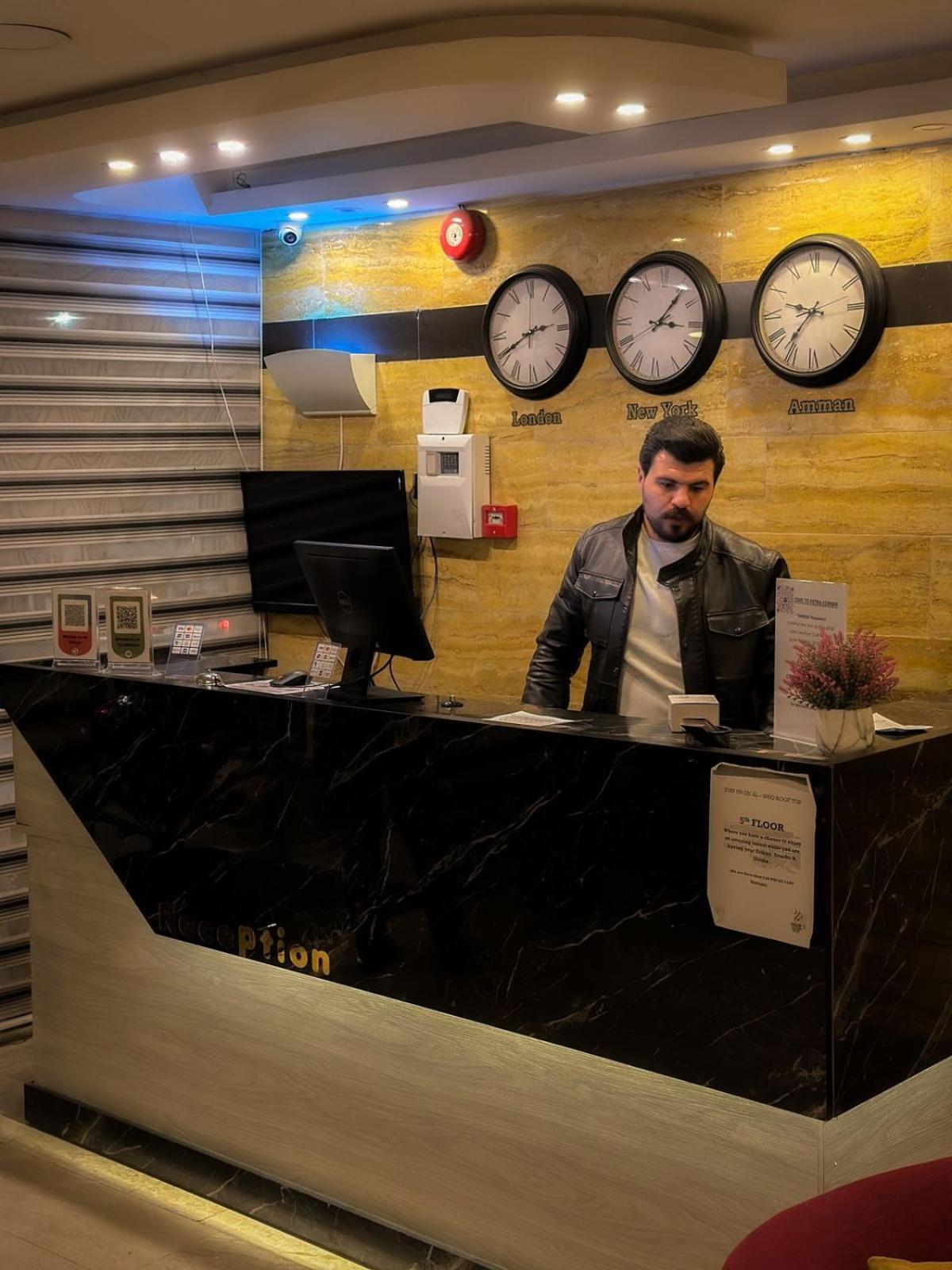 Petra Corner Hotel Экстерьер фото