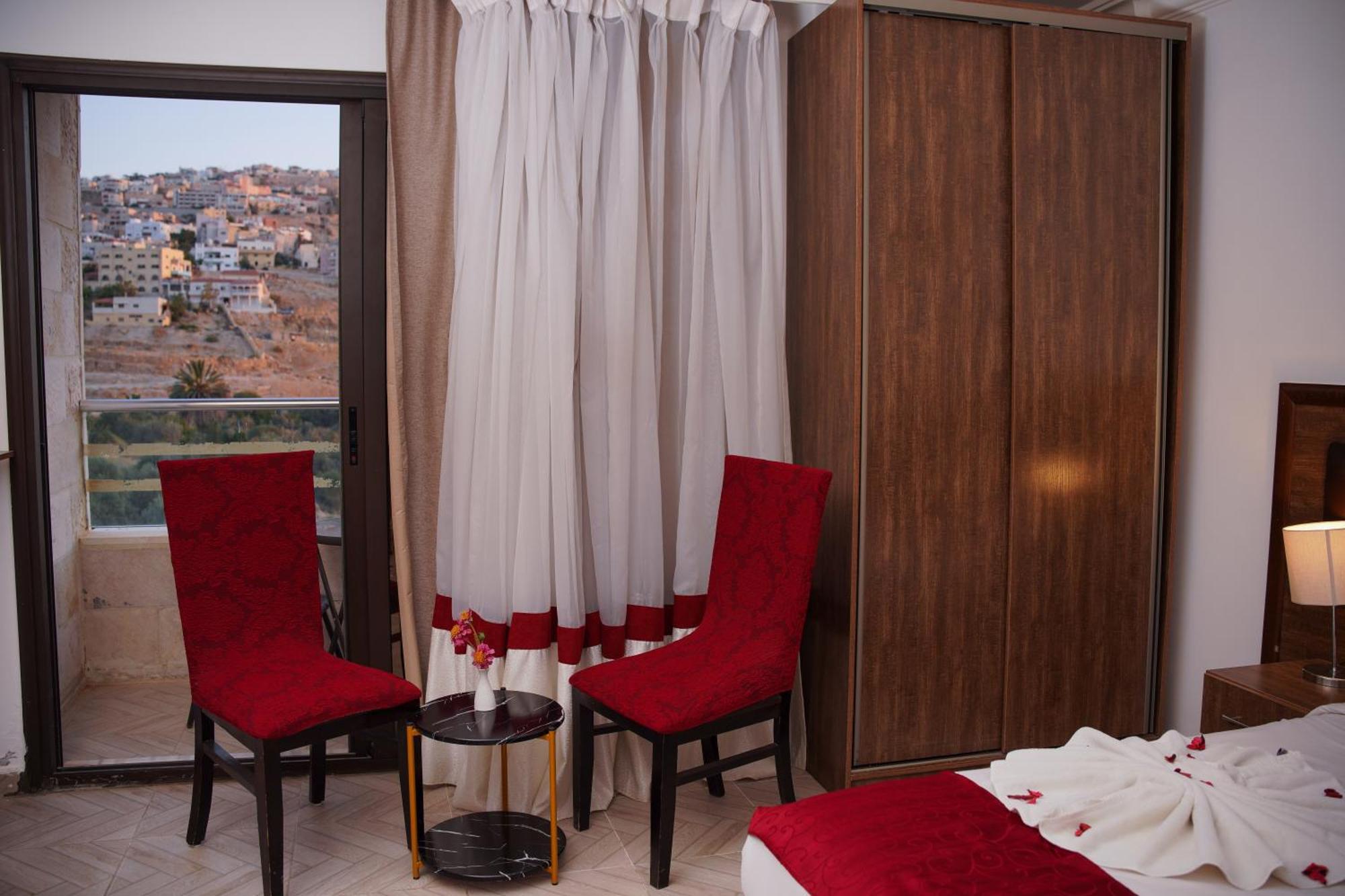 Petra Corner Hotel Экстерьер фото