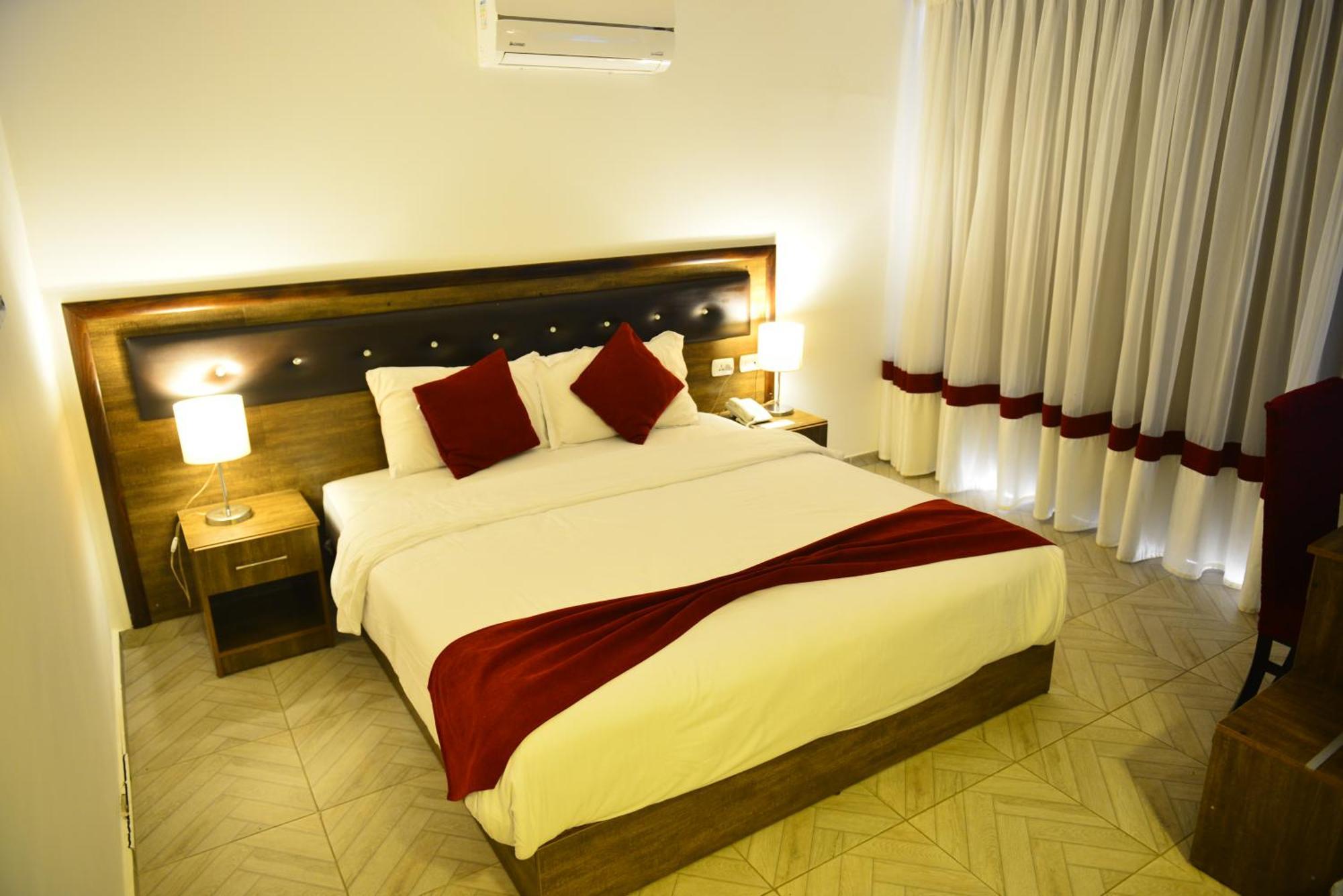 Petra Corner Hotel Экстерьер фото