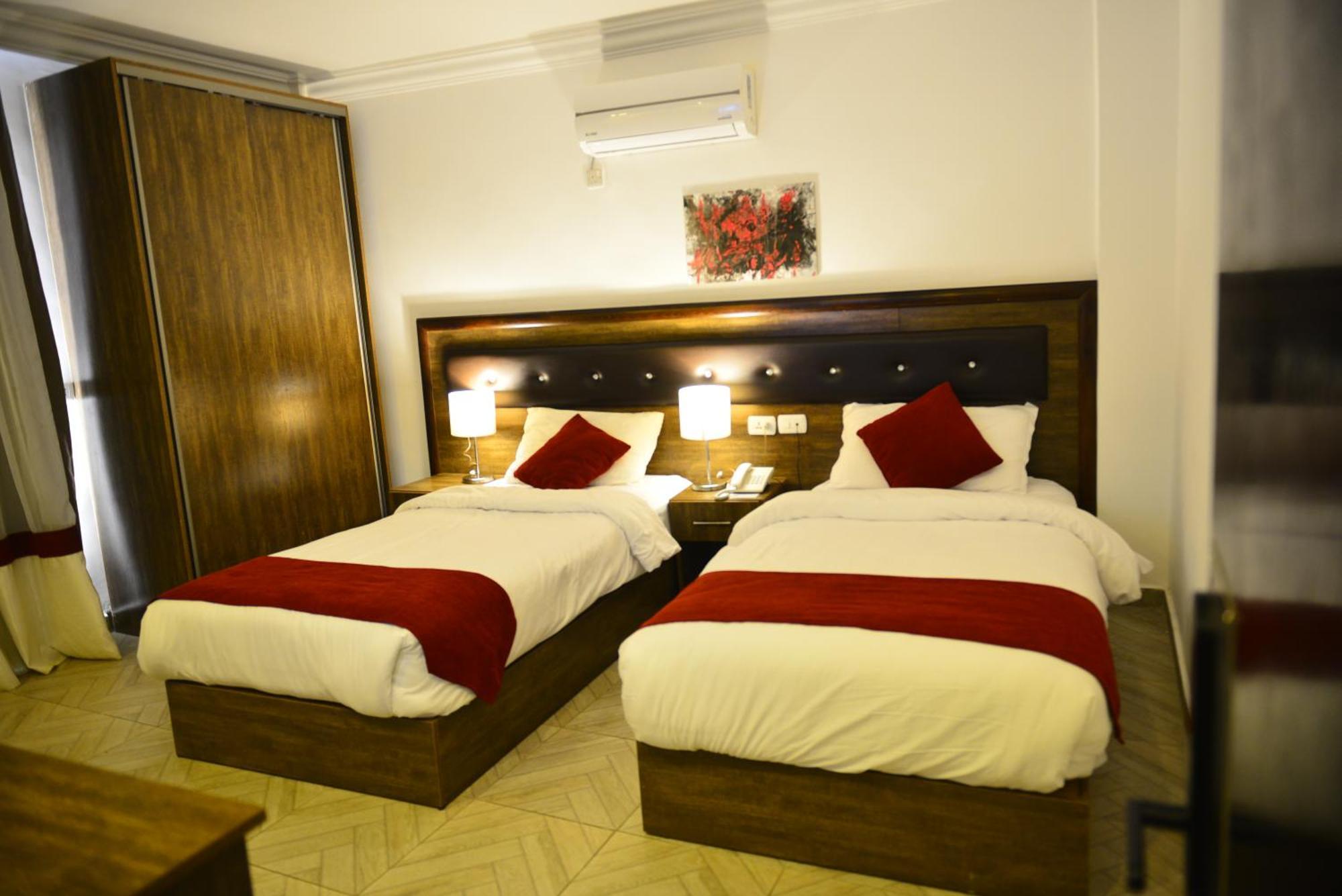 Petra Corner Hotel Экстерьер фото
