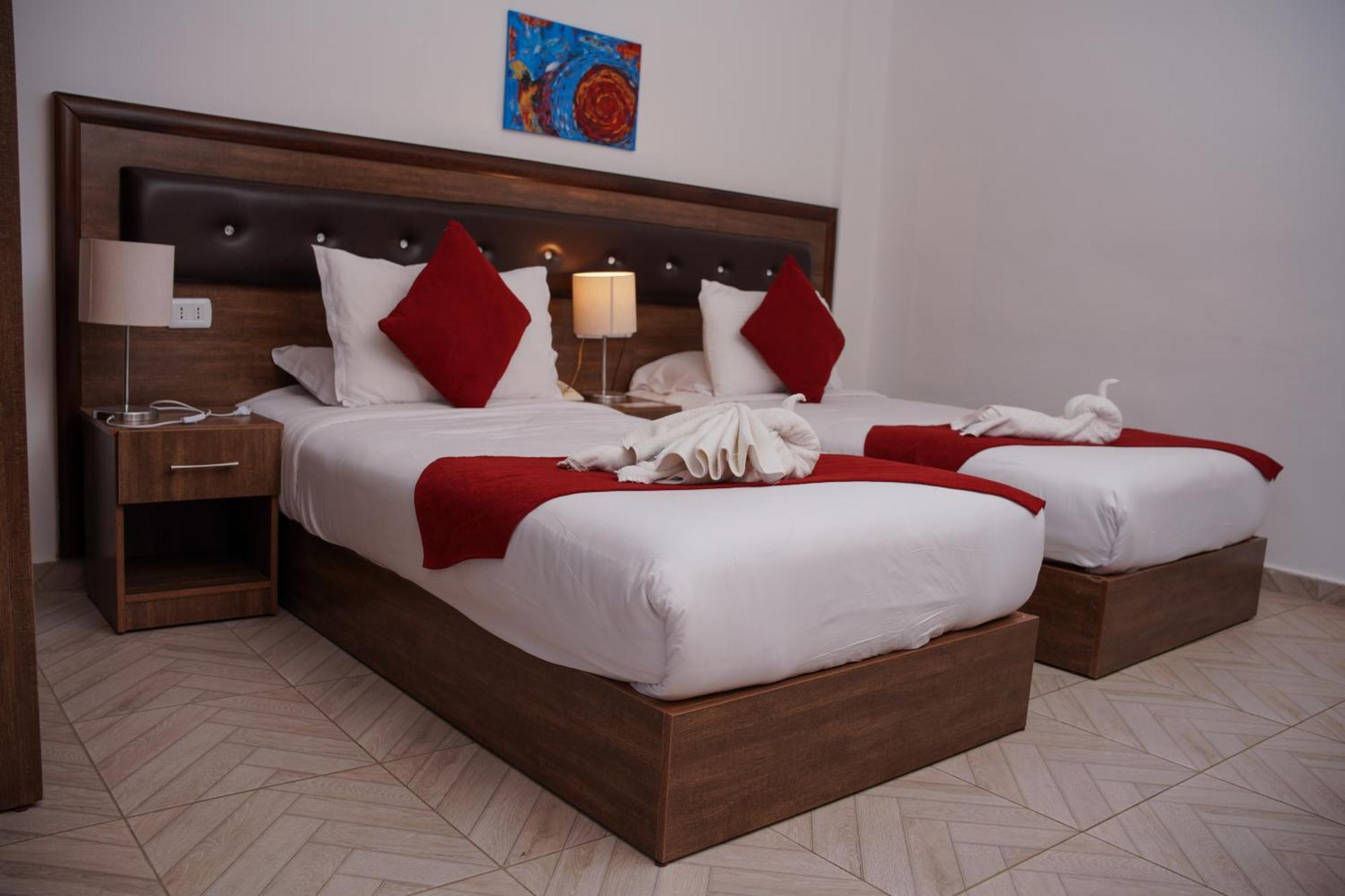 Petra Corner Hotel Экстерьер фото