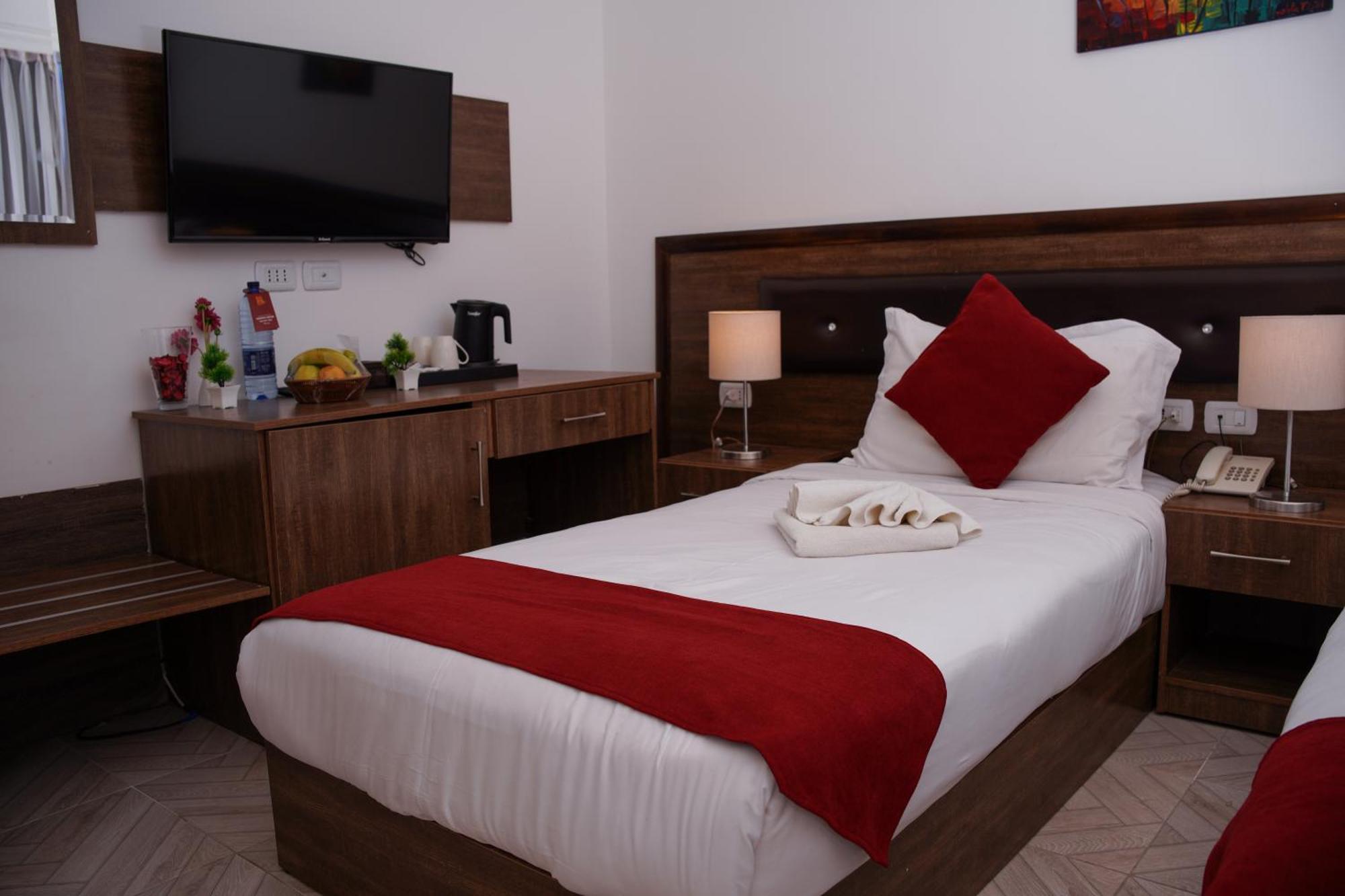 Petra Corner Hotel Экстерьер фото