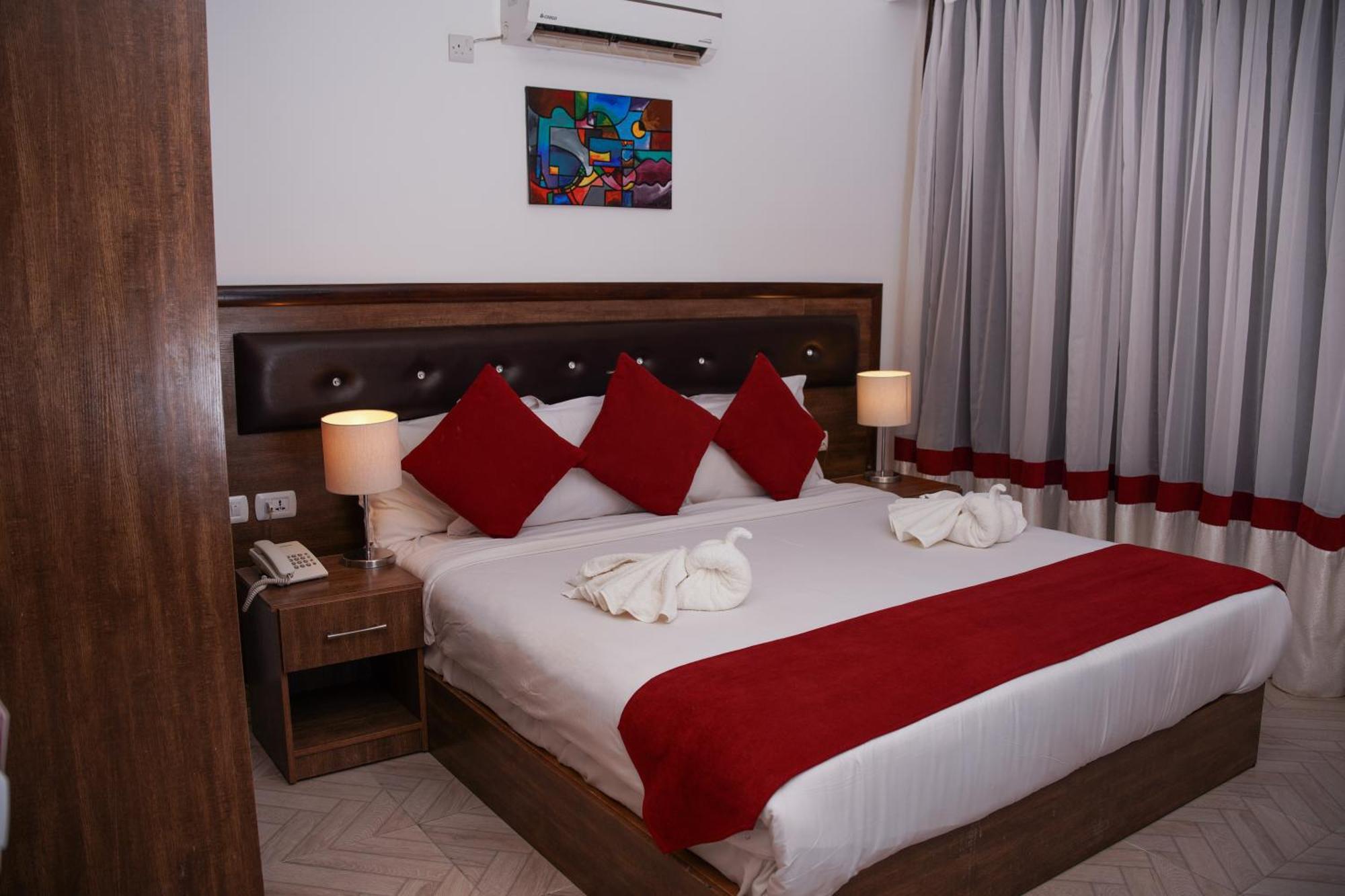 Petra Corner Hotel Экстерьер фото