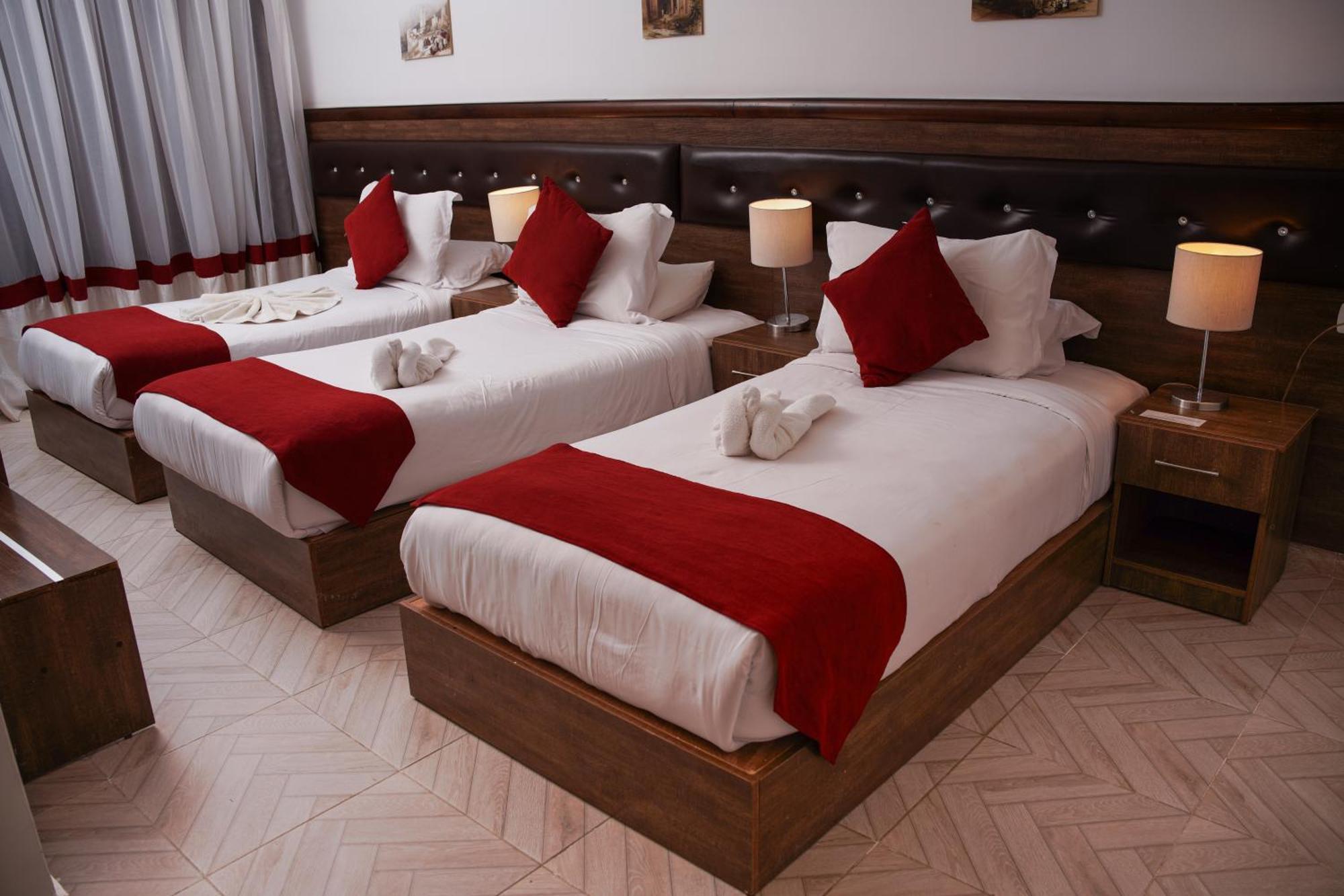 Petra Corner Hotel Экстерьер фото